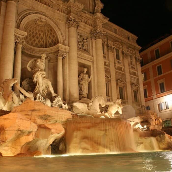 Tour guidato di Roma di notte con autista privato