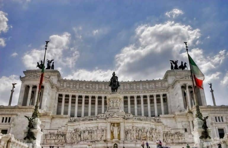 Places to see in Rome: Vittoriano at Piazza Venezia