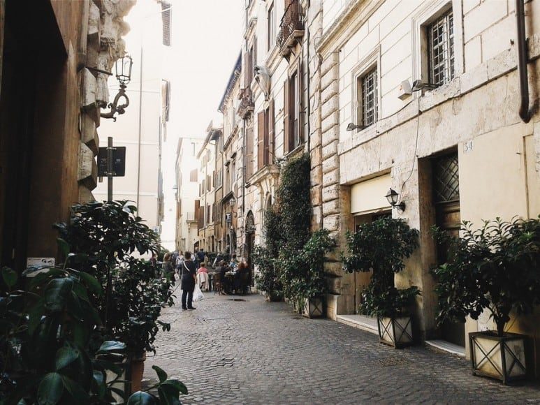 Streets of Rome: Via dei Coronari