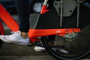Mobilità in Sharing a Roma: Auto, scooter, monopattici e biciclette