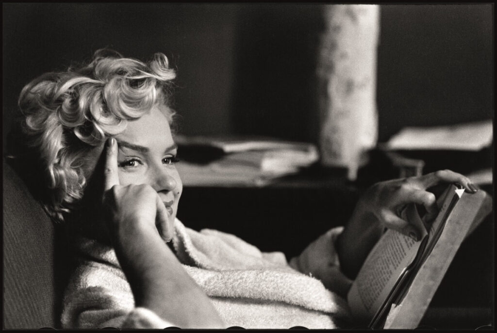 Palazzo Bonaparte hosts the late Elliot Erwitt and his legacy of witty photography