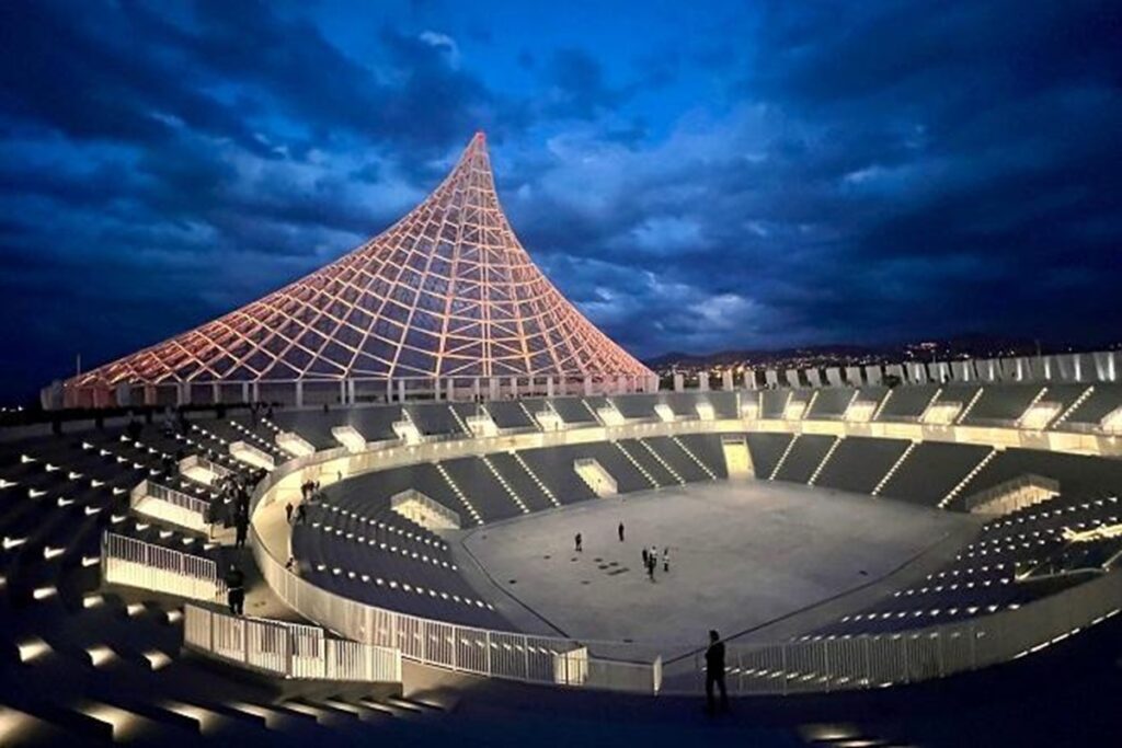 La vela di Calatrava riprende il vento