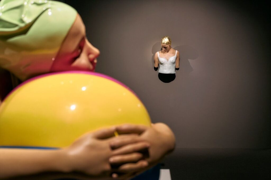 Carole A. Feuerman’s Sculptures Redefine the Art of Realism in Rome