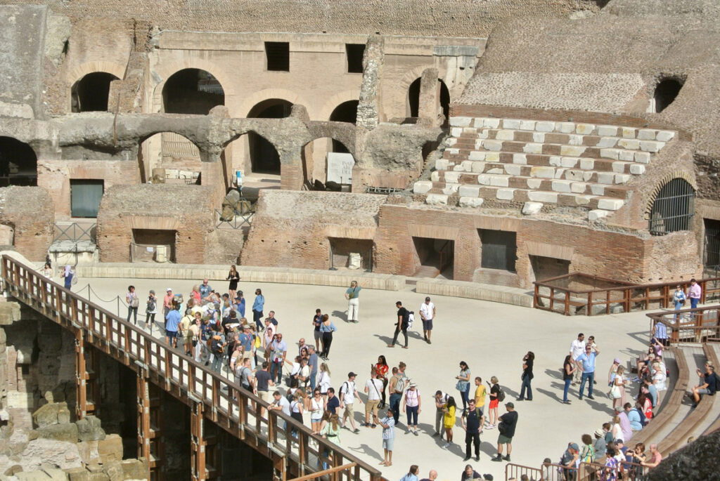 visit-colosseum-at-summer